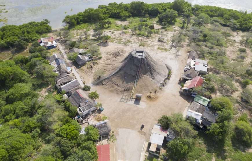 Mud Volcano Cartagena and Pink Sea Private Tour