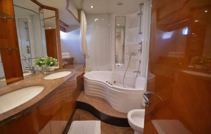 Yacht Sarita 55ft Luxury tour to the rosario Islands 16 Pax