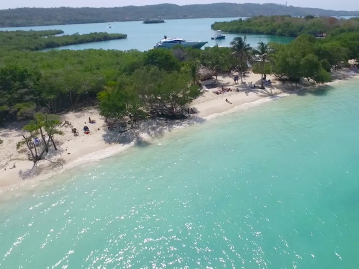 Agua Azul Island - Public area 2 - Cholon Cartagena