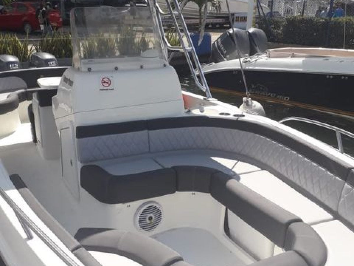 Cartagena Rental Boat 29ft 3