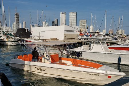 Cartagena boat rental 30ft 5