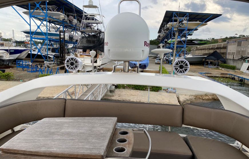 43 ft Yacht Princess – 11 Guests
