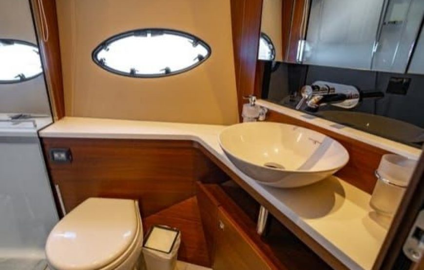43 ft Yacht Princess – 11 Guests
