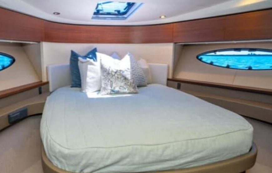 43 ft Yacht Princess – 11 Guests