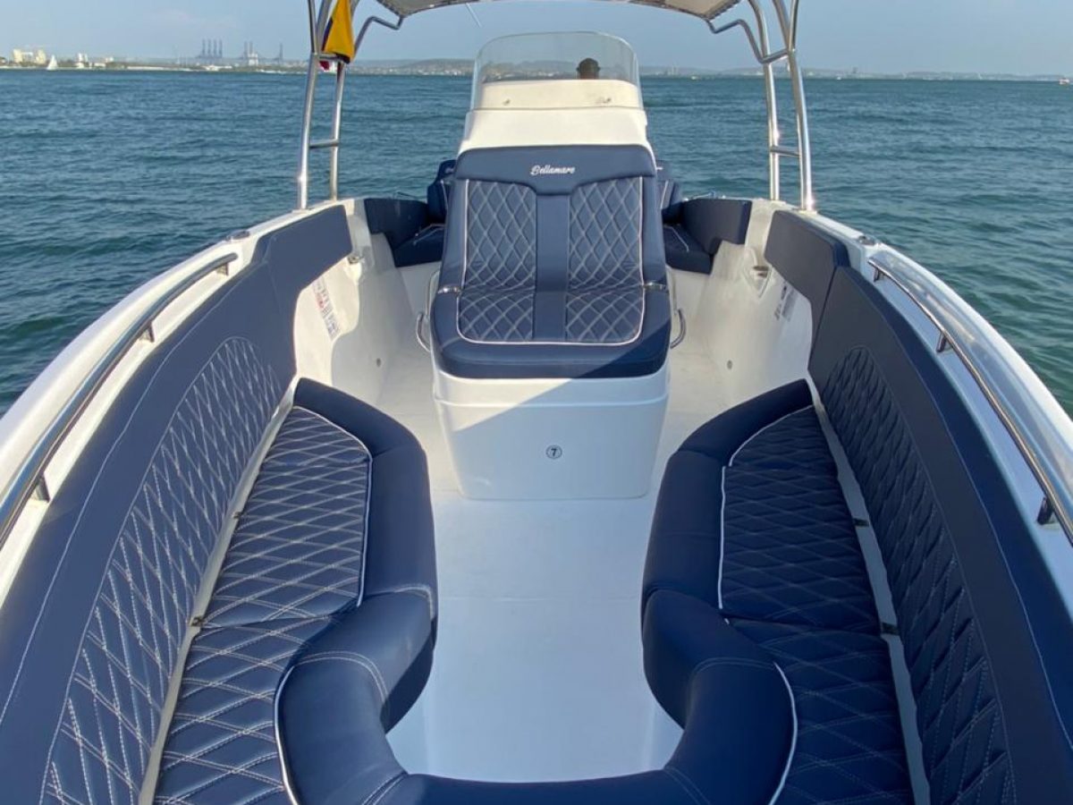 Cartagena rental boat 30ft 1