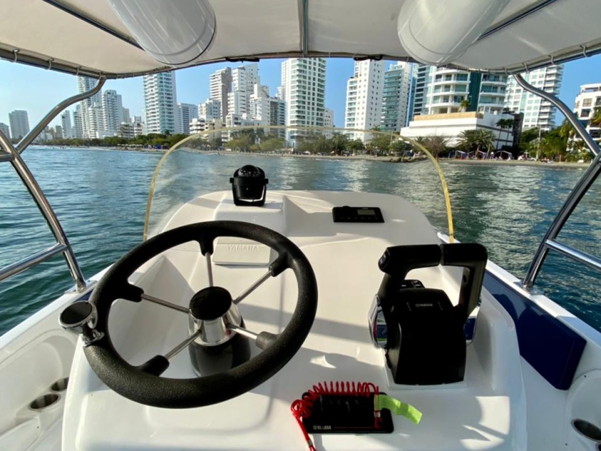 Cartagena rental boat 30ft 6