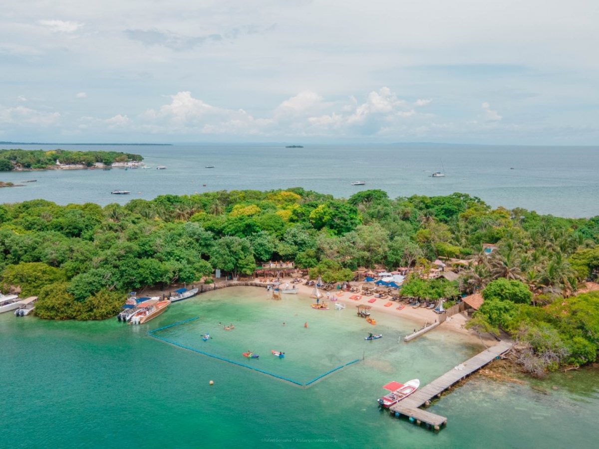 Islabela rosario islands