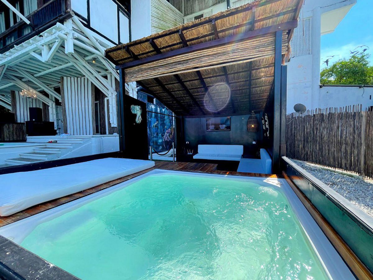 Pao Pao Beach Club Jacuzzi Room
