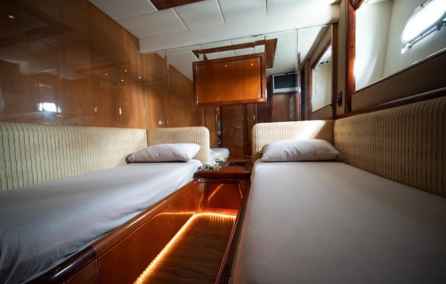 70 ft Yacht Sea Land – 20 Guests
