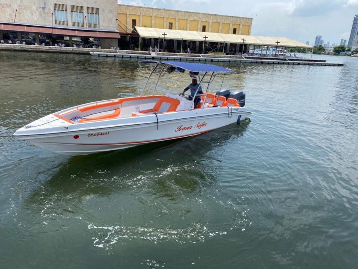 29 ft boat Cartagena charter-10