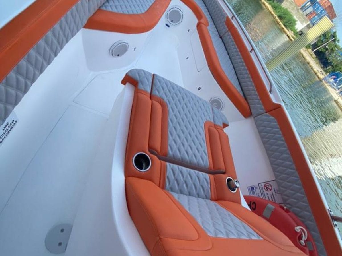 29 ft boat Cartagena charter-3