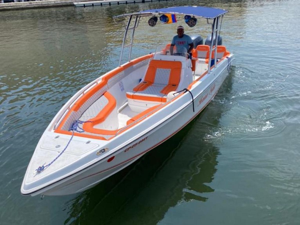 29 ft boat Cartagena charter-6