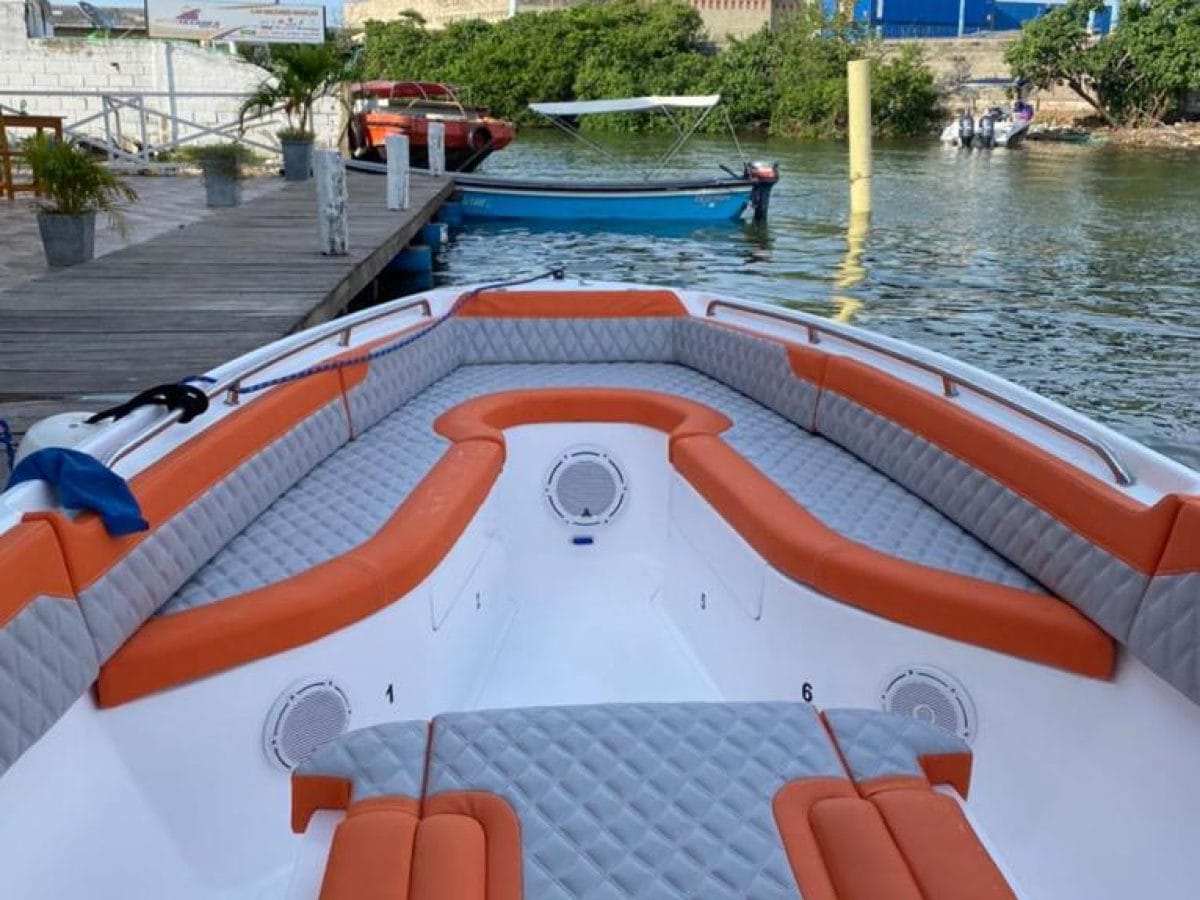 29 ft boat Cartagena charter-8