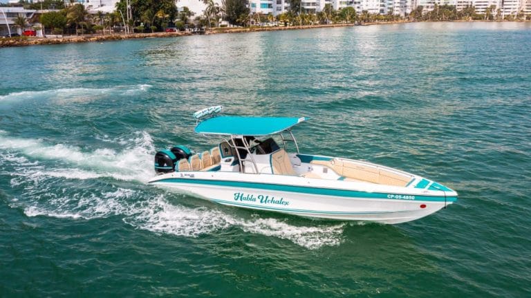 Cartagena For Travelers 11 Barco privativo Uchalex de 29 pés