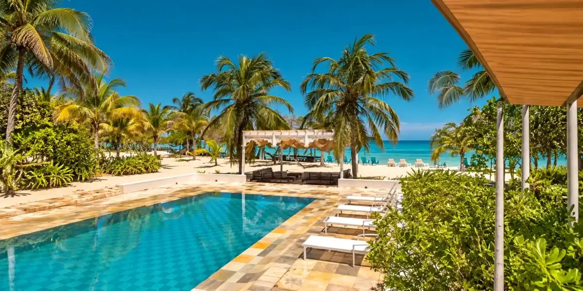 Pool facing the sea at Aguazul Beach Resort