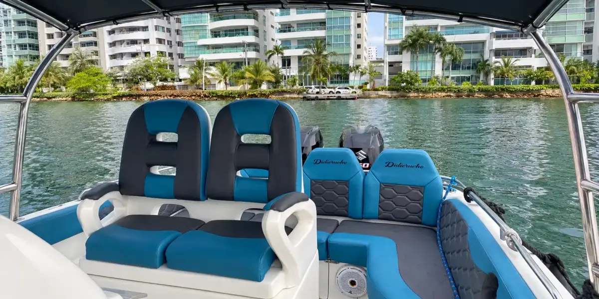 Center console and double seat on Didierucho