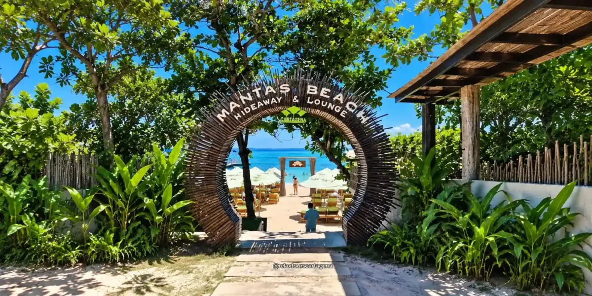 Entrance arch of Mantas Beach Club, Cartagena