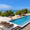 Infinity pool facing the sea at Sabai Beach Club, Barú