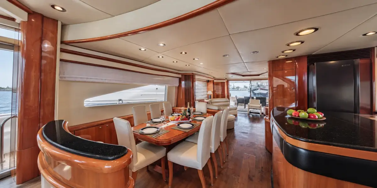 Dining room and bar in the salon of the Martlet yacht