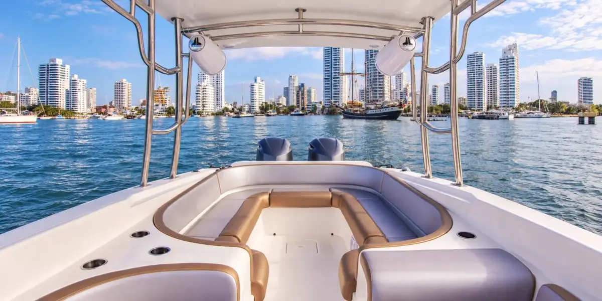 Horseshoe stern seating of the Oly 420 with the Cartagena skyline