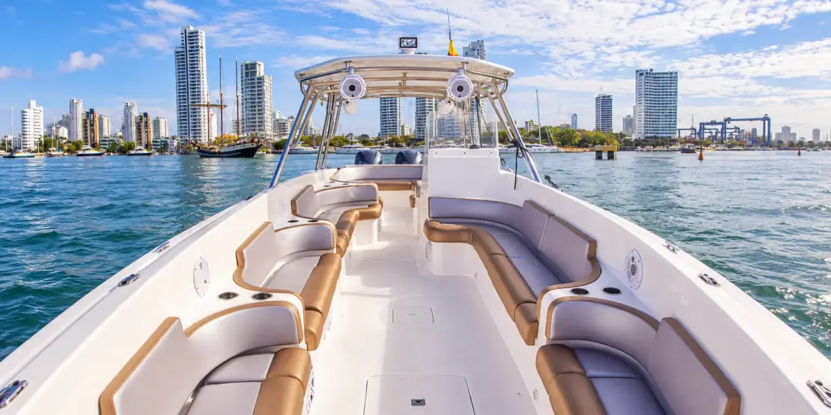 Deck of the Oly 420 from bow to hardtop, Cartagena Bay