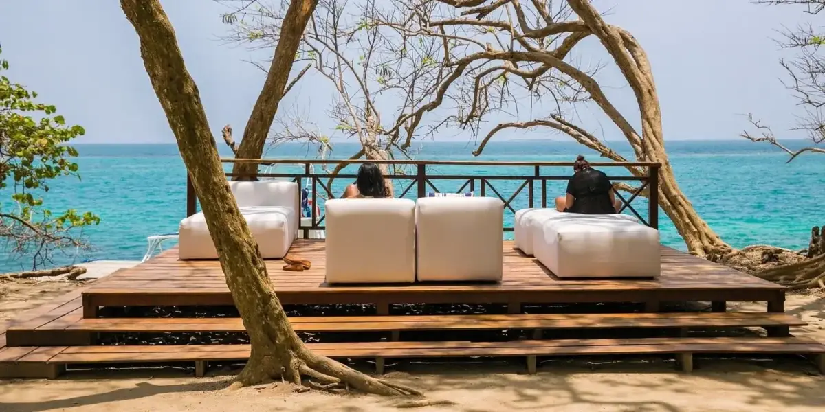 Deck lounge at San Pedro de Majagua