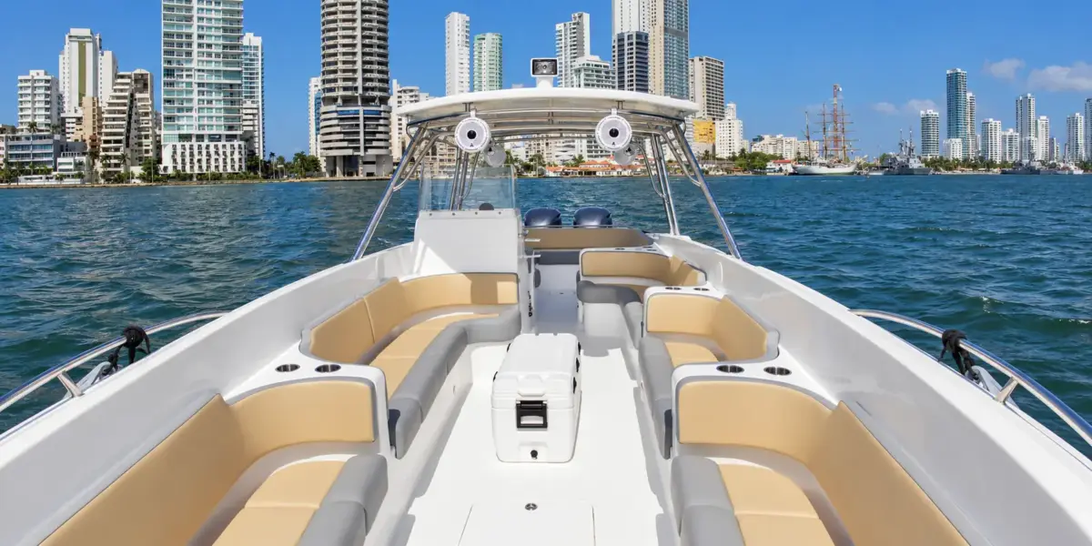 Tan bow lounge of the Vicky 420 boat facing Cartagena
